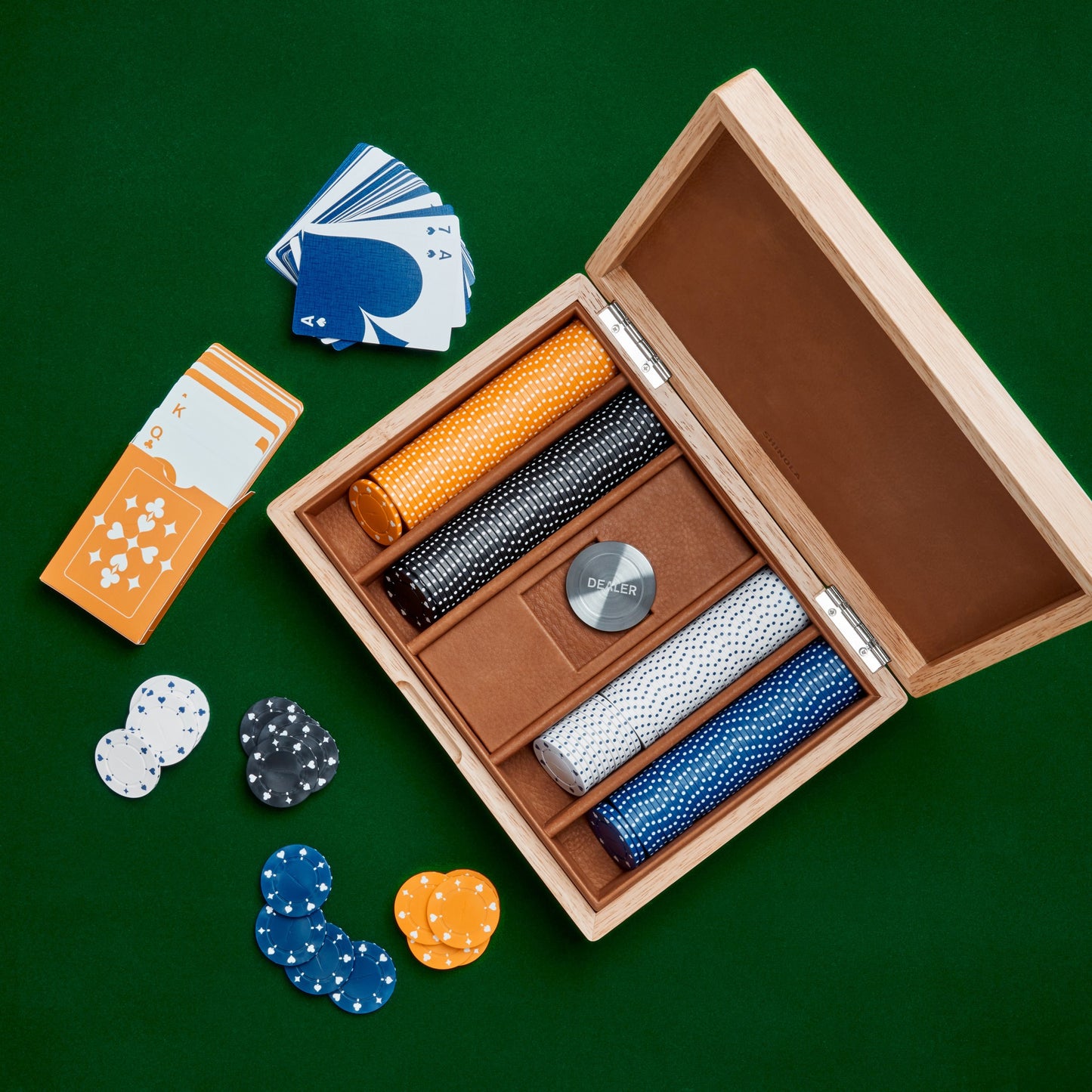 Lacquered Wood Poker Set - Cream / Blue