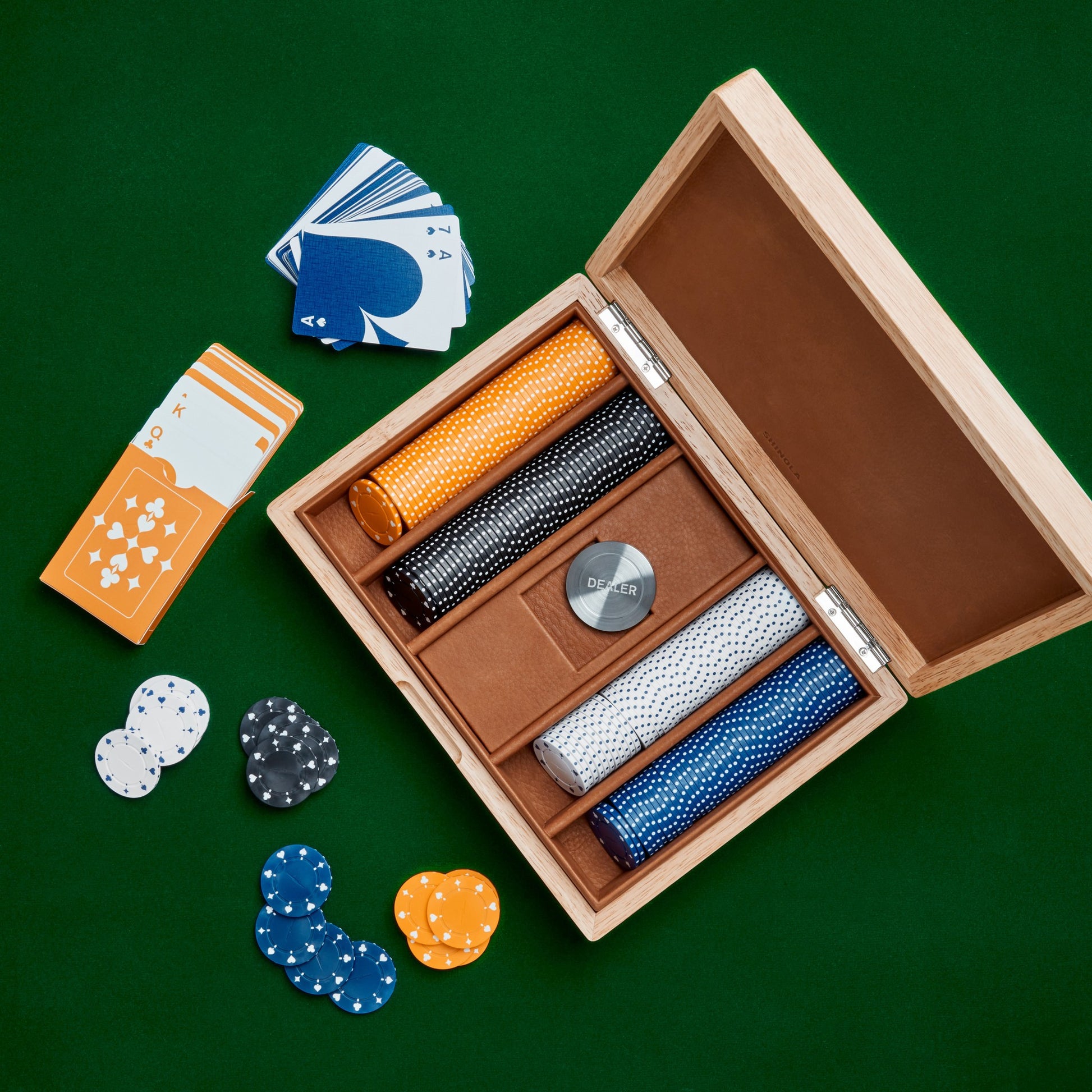 Lacquered Wood Poker Set - Cream / Blue