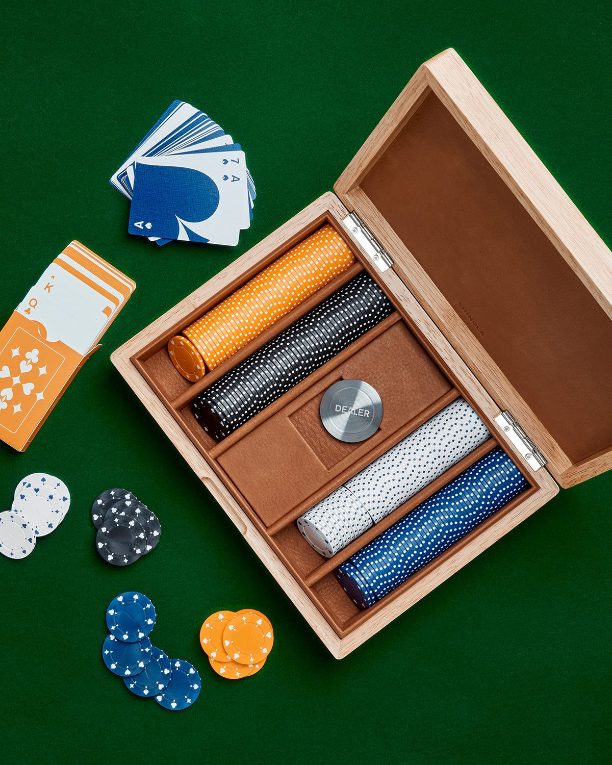 Lacquered Wood Poker Set - Cream / Blue