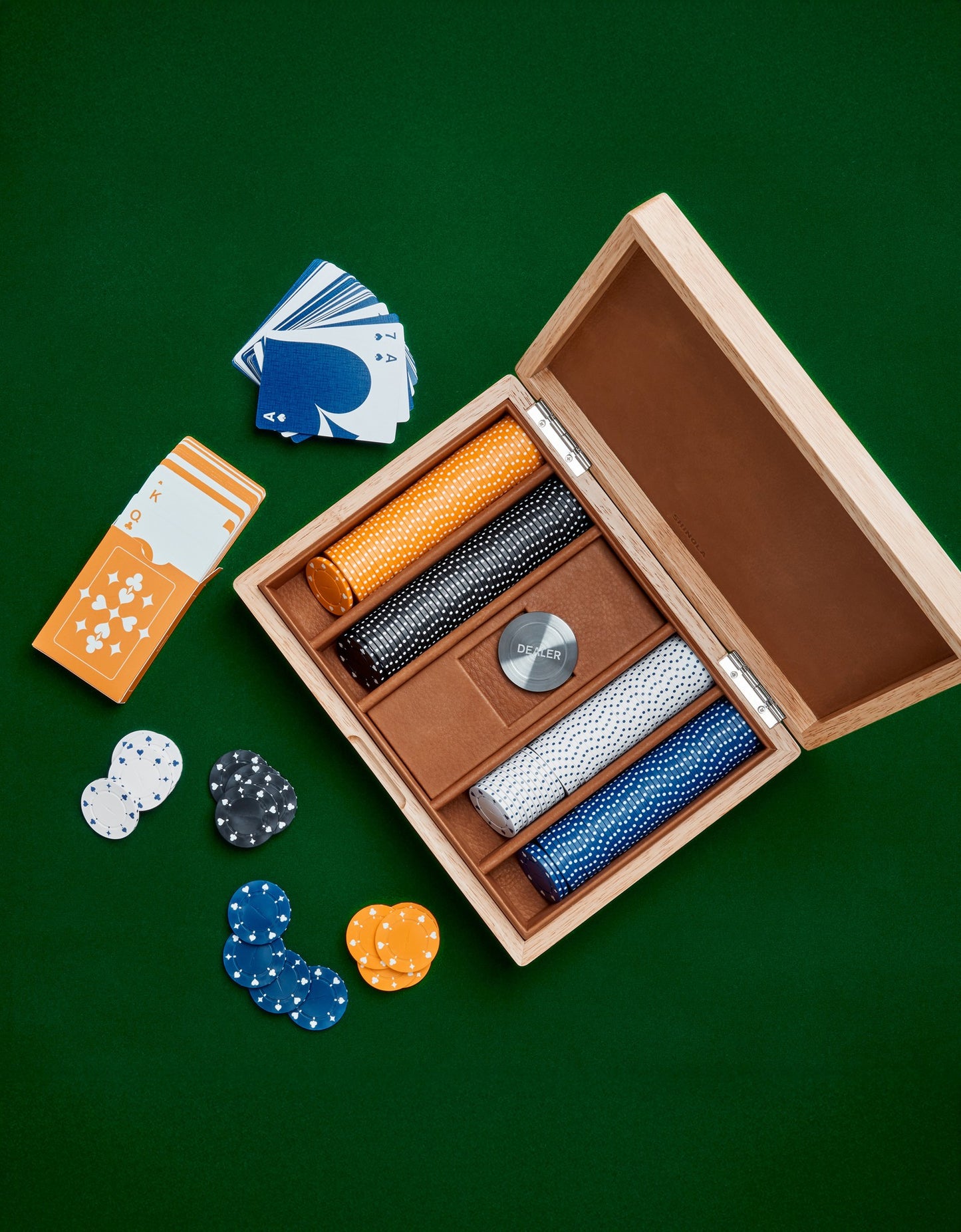 Lacquered Wood Poker Set - Cream / Blue