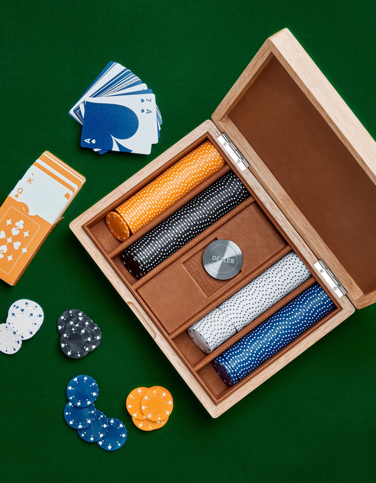 Lacquered Wood Poker Set - Cream / Blue