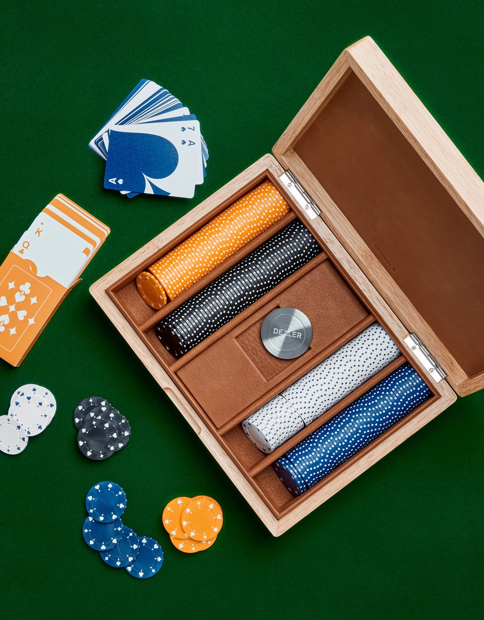 Lacquered Wood Poker Set - Cream / Blue